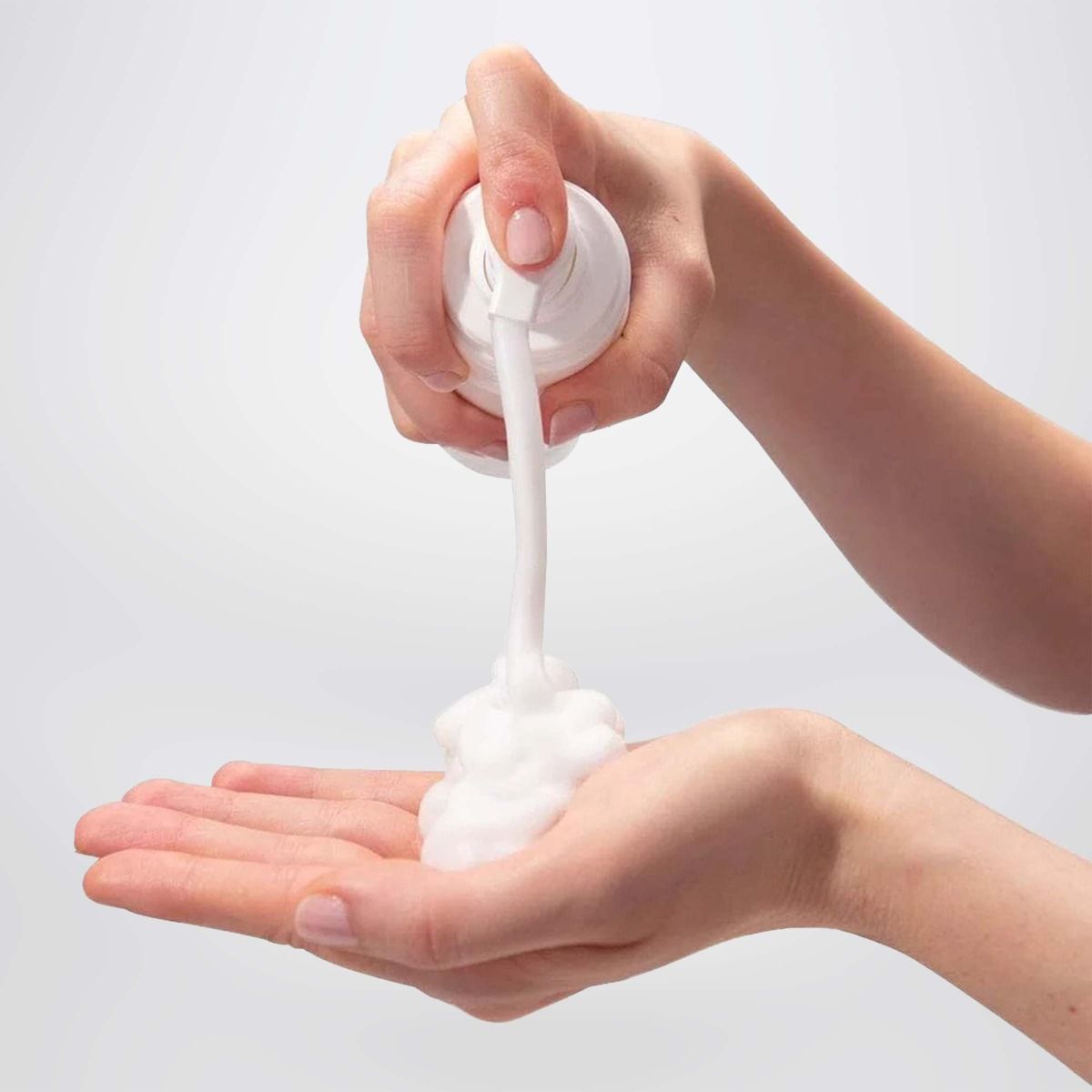 Dầu Gội Giúp Loại Bỏ Cứt Trâu Cho Trẻ Sơ Sinh & Em Bé Mustela 150ml