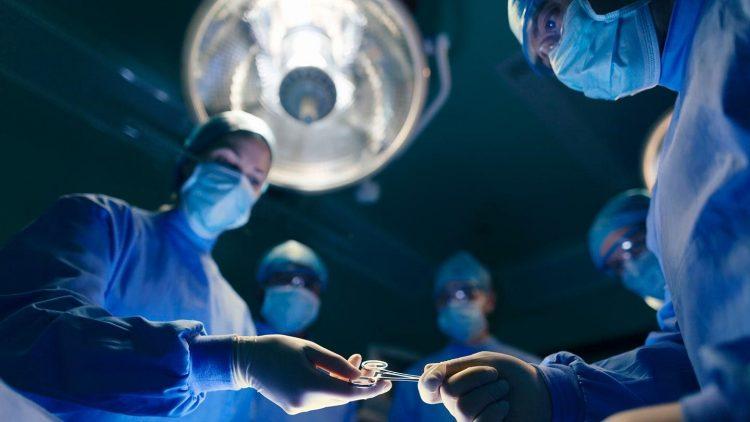 phẫu thuật thay khớp