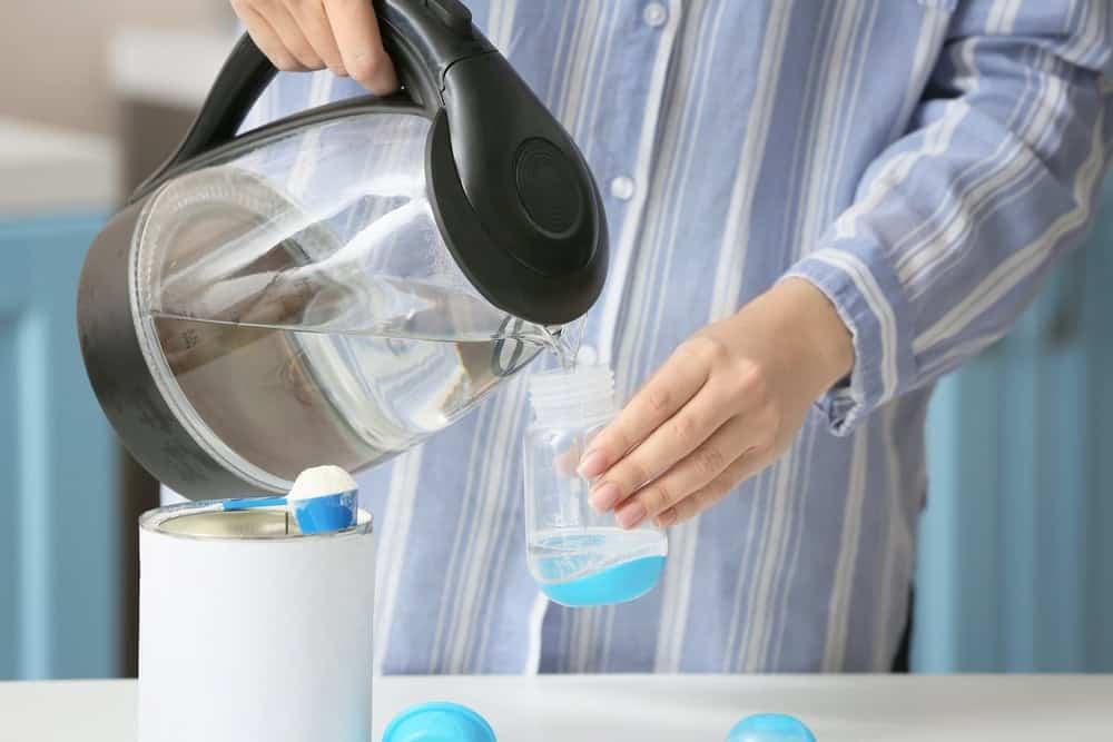 Tỷ lệ pha sữa bột cho trẻ sơ sinh và trẻ nhỏ