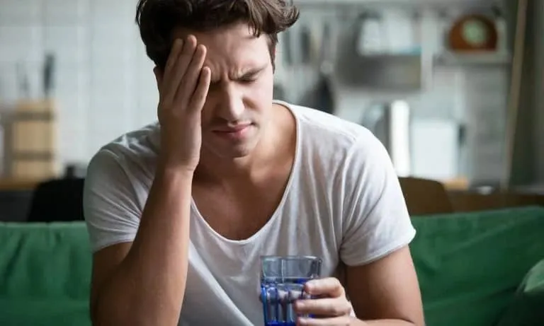 đau đầu chóng mặt do tác dụng phụ của thuốc