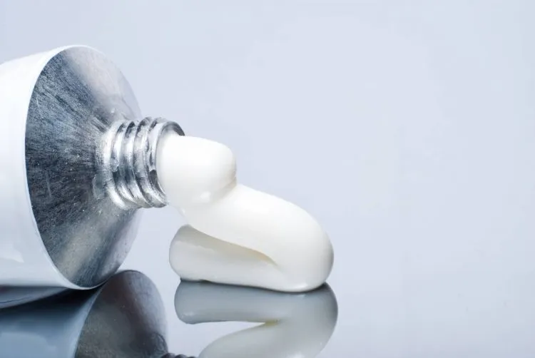 Thuốc bôi trị lác đồng tiền