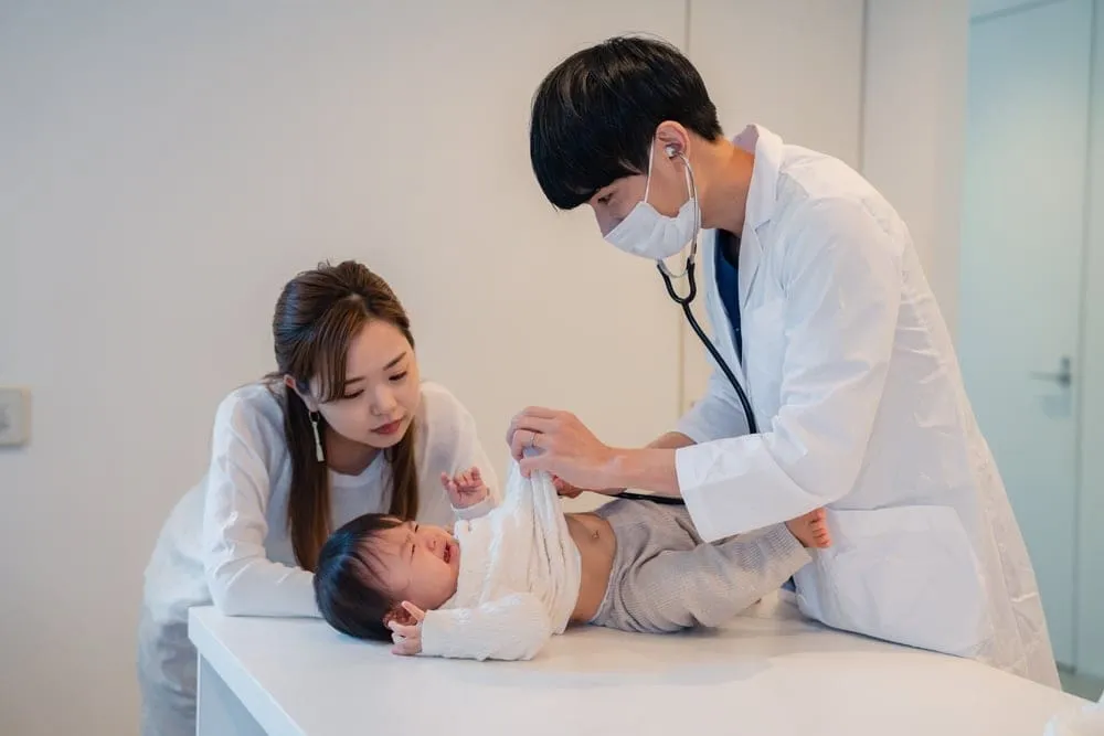 Trẻ bị sốt: Khi nào cần đi khám?