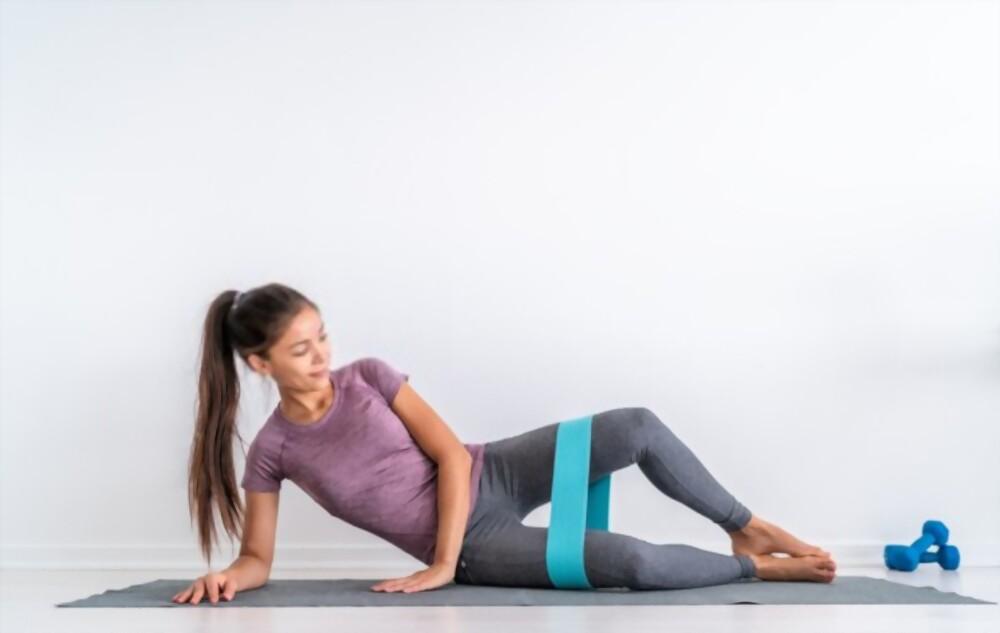 giãn gân cơ đùi sau giúp giảm cứng khớp gối