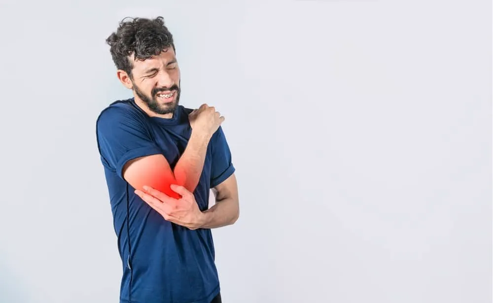 triệu chứng đau đi kèm chấn thương khuỷu tay