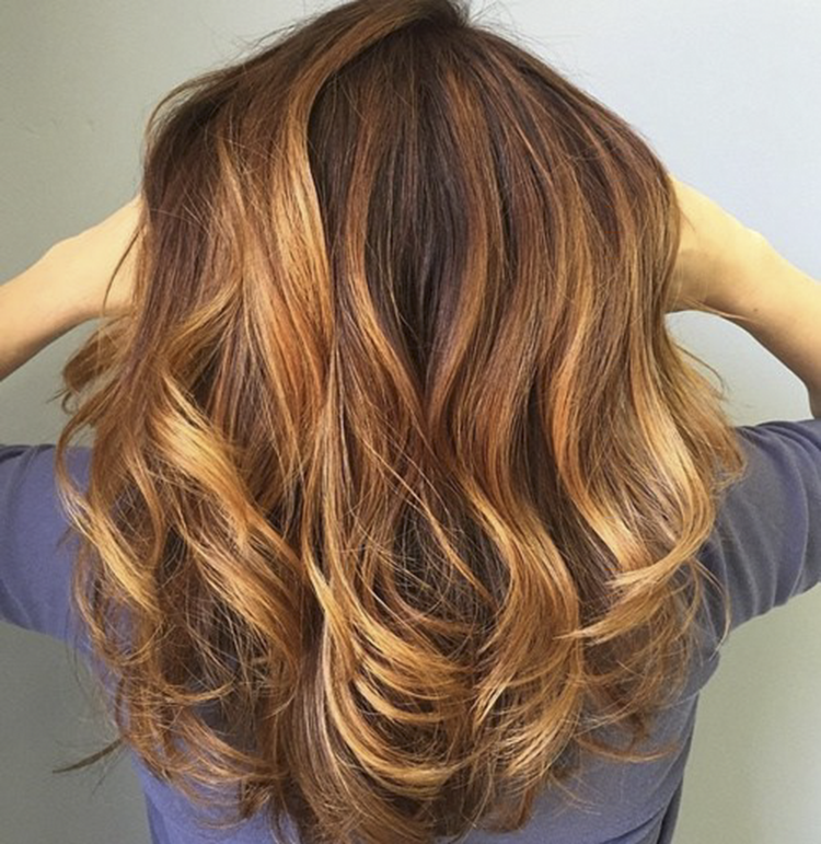 Màu tóc nhuộm nâu vàng