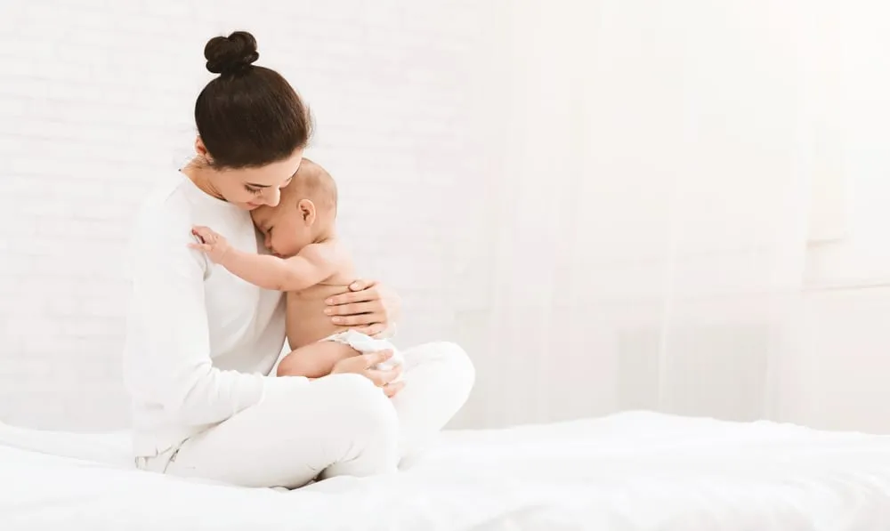 Dùng máy hút sữa sai cách gây đau đầu vú khi cho con bú