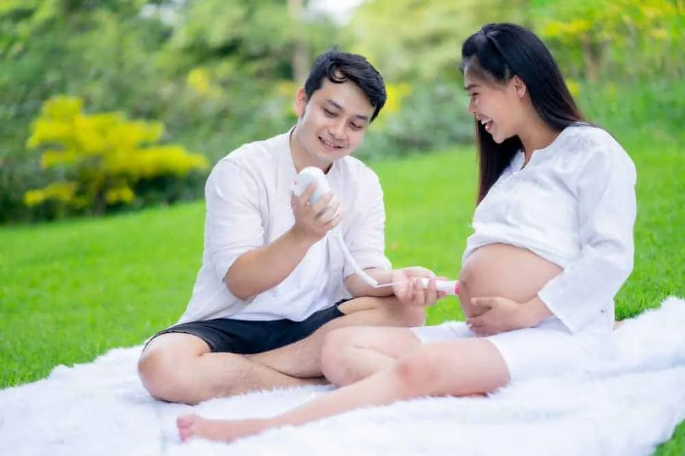 thai nhi nghe giọng ba mẹ