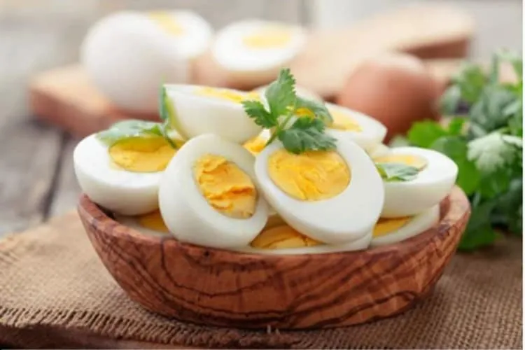 những món ăn khuya không mập: trứng luộc