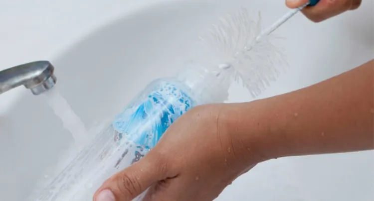 bao-quan-sua-bot-da-pha-cho-be-dung-cach-1