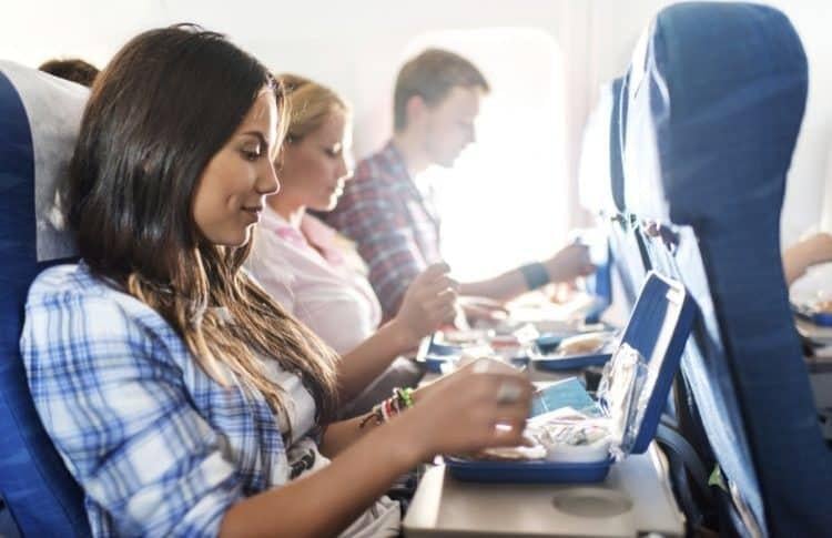 Phòng bệnh tiêu hóa khi đi du lịch