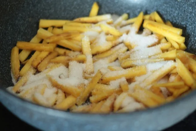 Cách làm mứt khoai lang ngọt bùi đón Tết