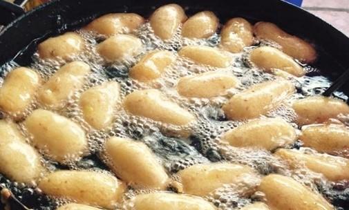 chiên khoai lang kén