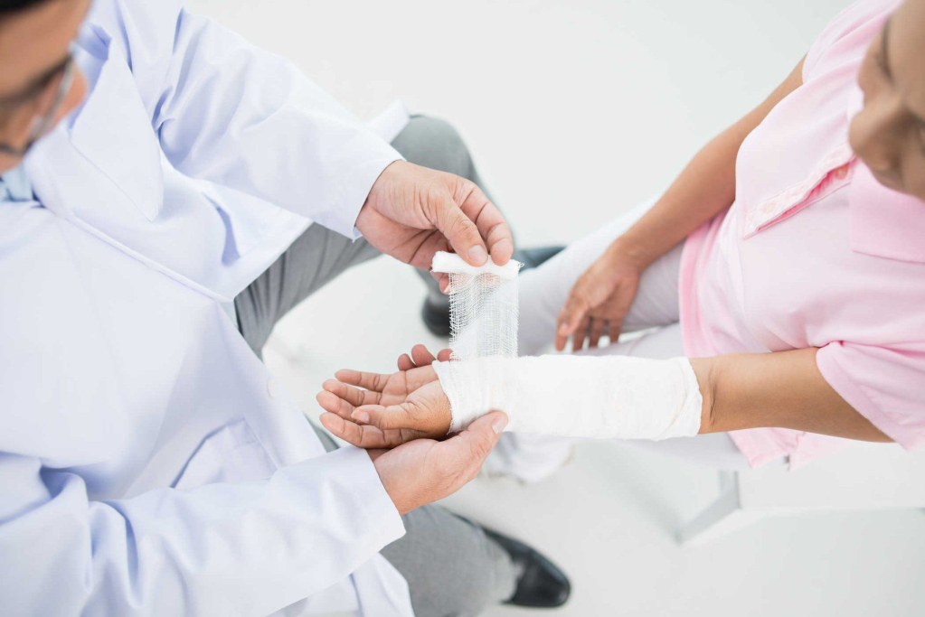 Bạn nên làm gì khi sơ cứu tai nạn giao thông?