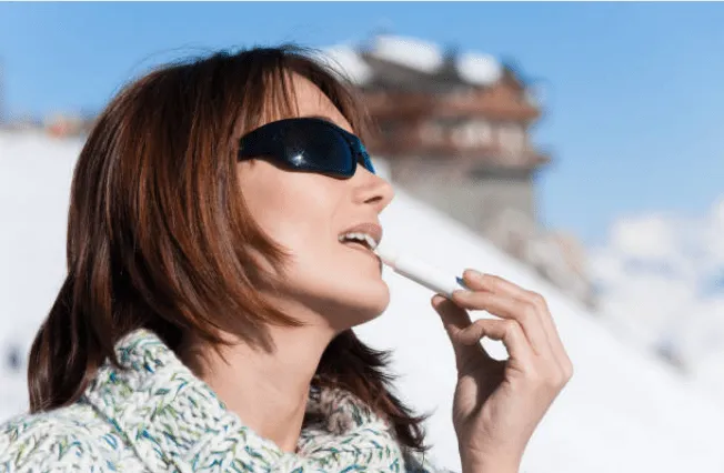 thoa son dưỡng chống nắng cho môi