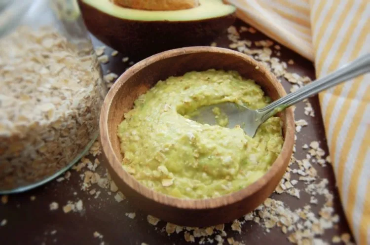 Mặt nạ sữa chua và bơ cấp ẩm cho da