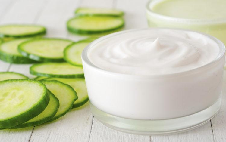 Mặt nạ sữa chua và dưa leo cho làn da kích ứng