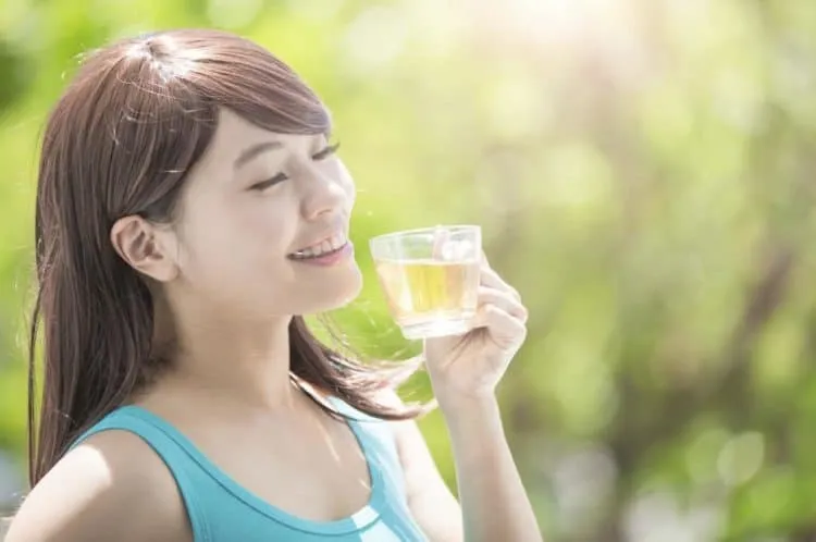 Uống gì để dễ đi đại tiện? Hãy dùng thức uống ấm