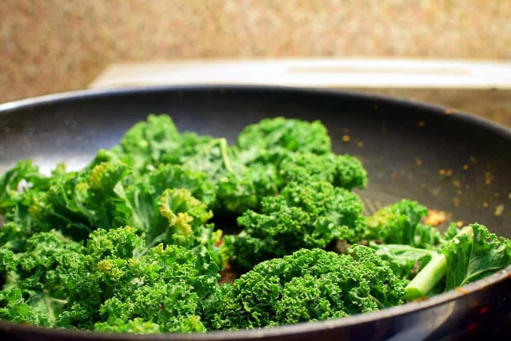 Cải xoăn: cách chế biến rau cải xoăn xào