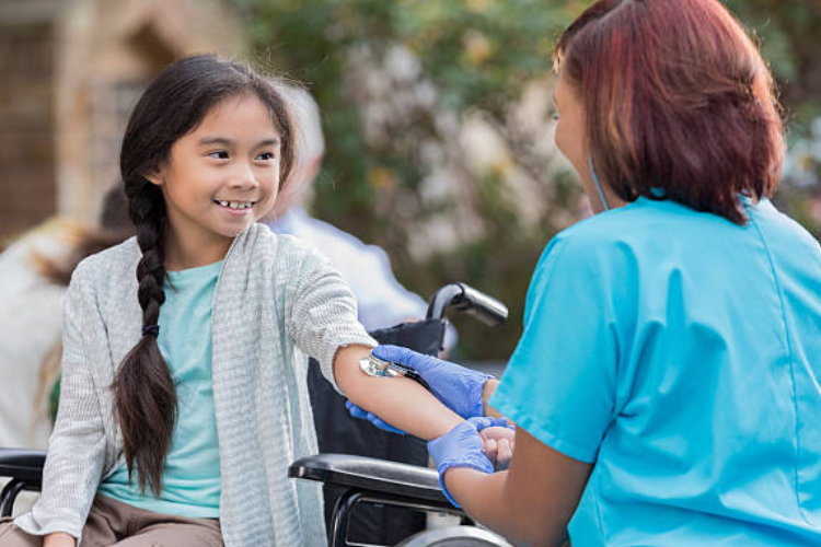 đo huyết áp bình thường cho trẻ