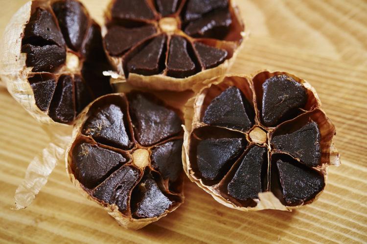 Tỏi đen ngâm giấm