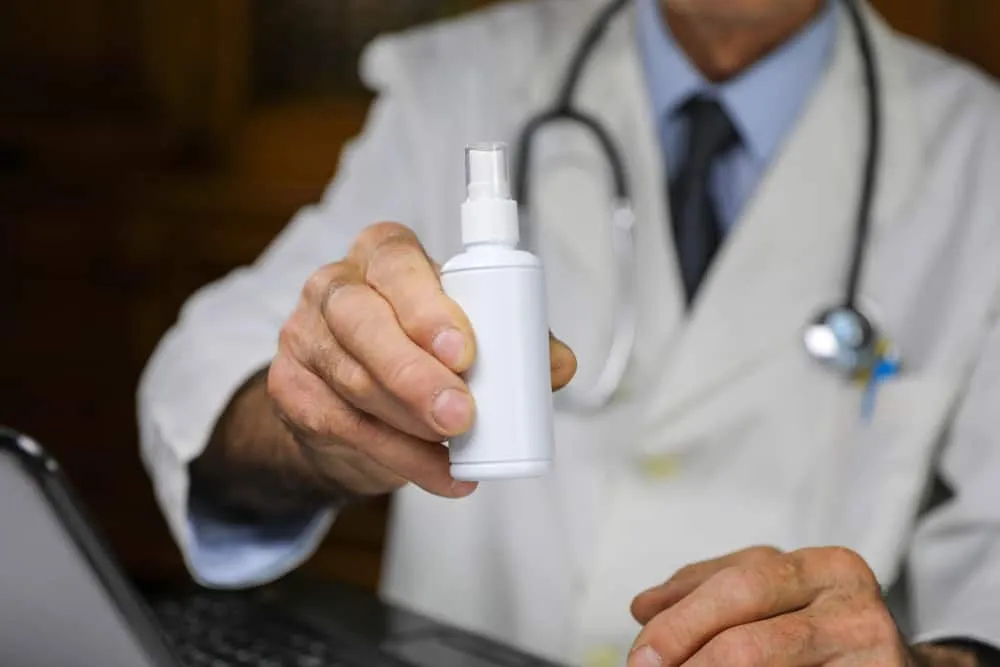 thuốc xịt mũi trị viêm mũi dị ứng