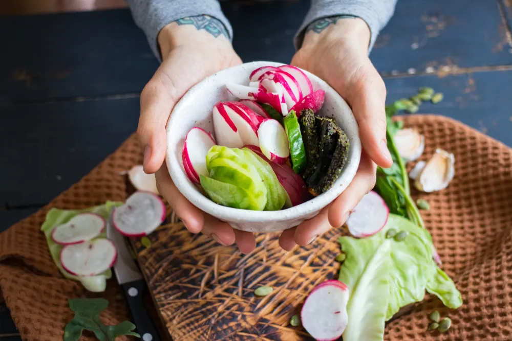 viêm tai giữa kiêng ăn gì