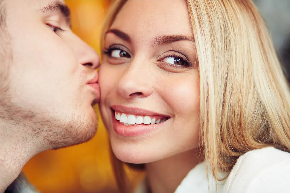 Ý nghĩa nụ hôn má