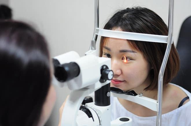 Chăm sóc mắt trước phẫu thuật lasik
