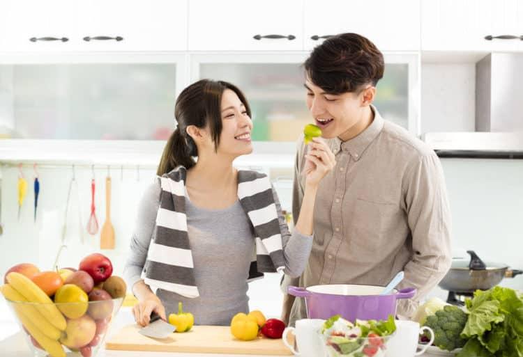 Gái hư và gái ngoan khi ở cùng người yêu