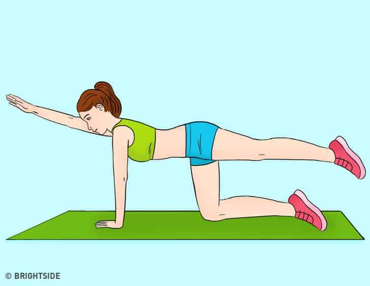 tư thế máy bay giúp giảm mỡ bụng sau sinh