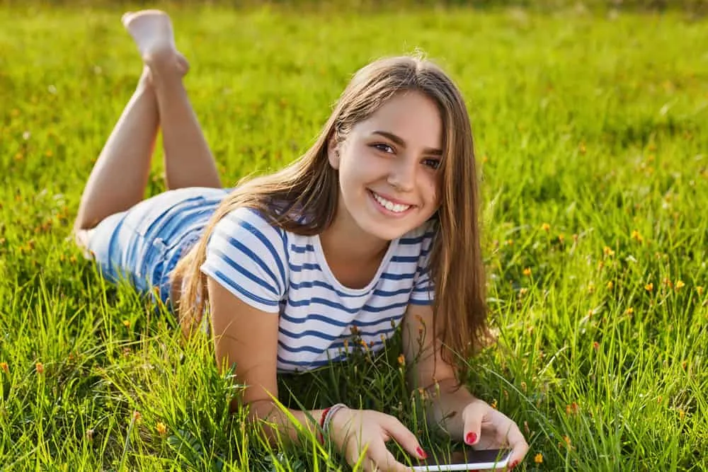 Ngực con gái tuổi dậy thì phát triển như thế nào?