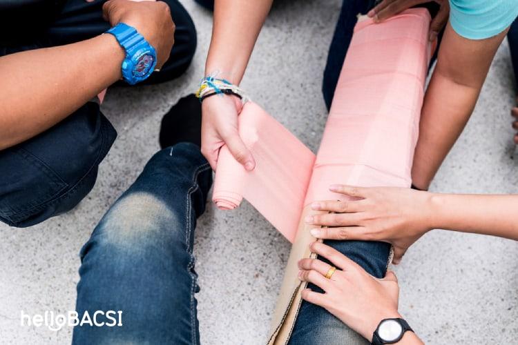 sơ cứu gãy xương cẳng chân