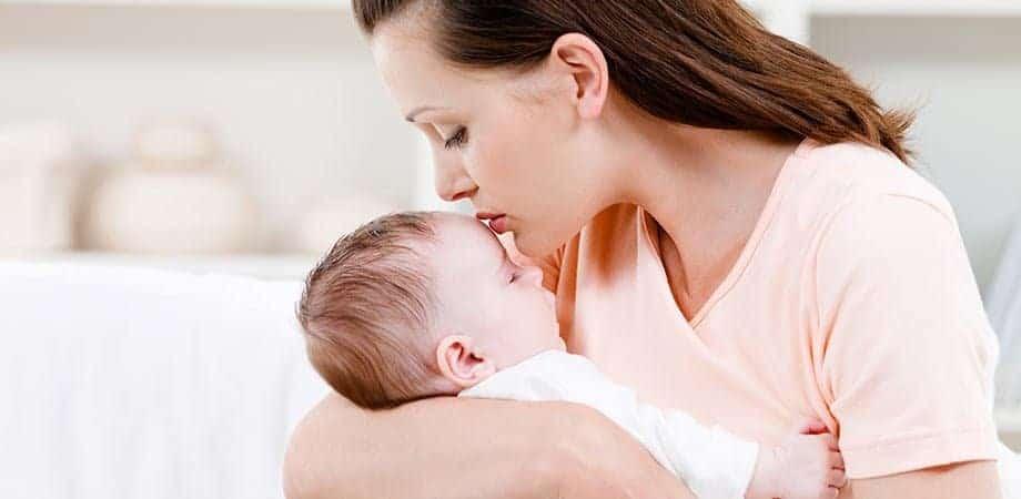 tinh hoàn của trẻ sơ sinh không đều