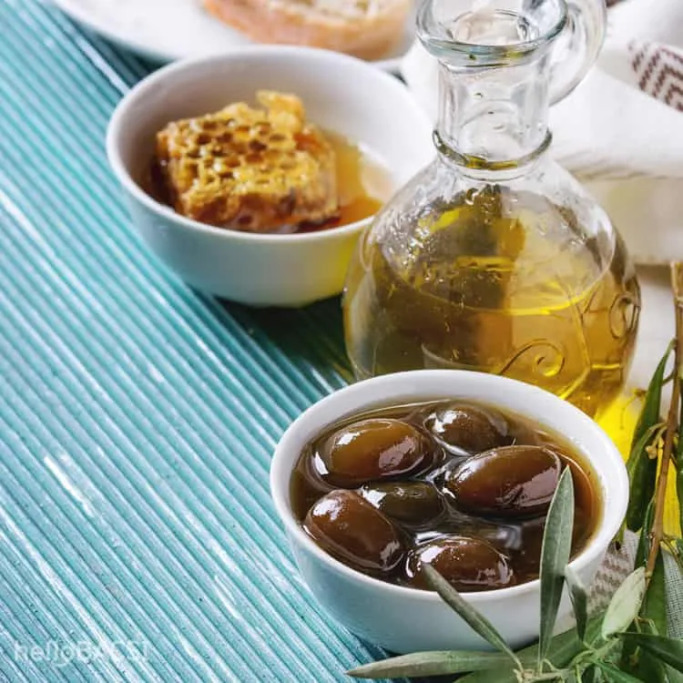 Hỗn hợp mật ong, sáp ong và dầu ô liu 