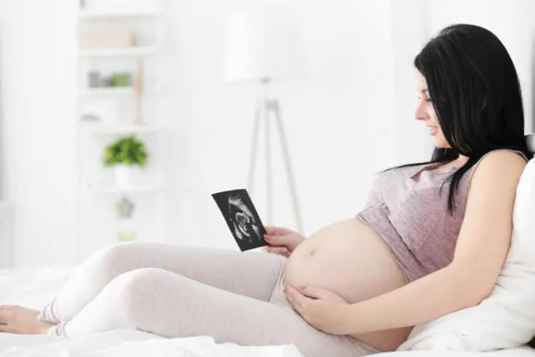 Âm thanh lớn có ảnh hưởng đến thai nhi không?