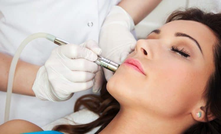 trị mụn đầu đen tại spa