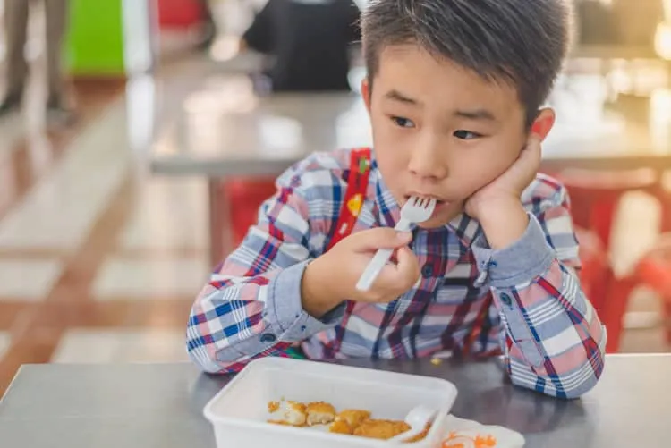 trẻ có tính cách hướng nội