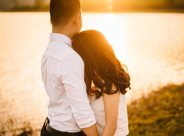 tình yêu đầu tiên