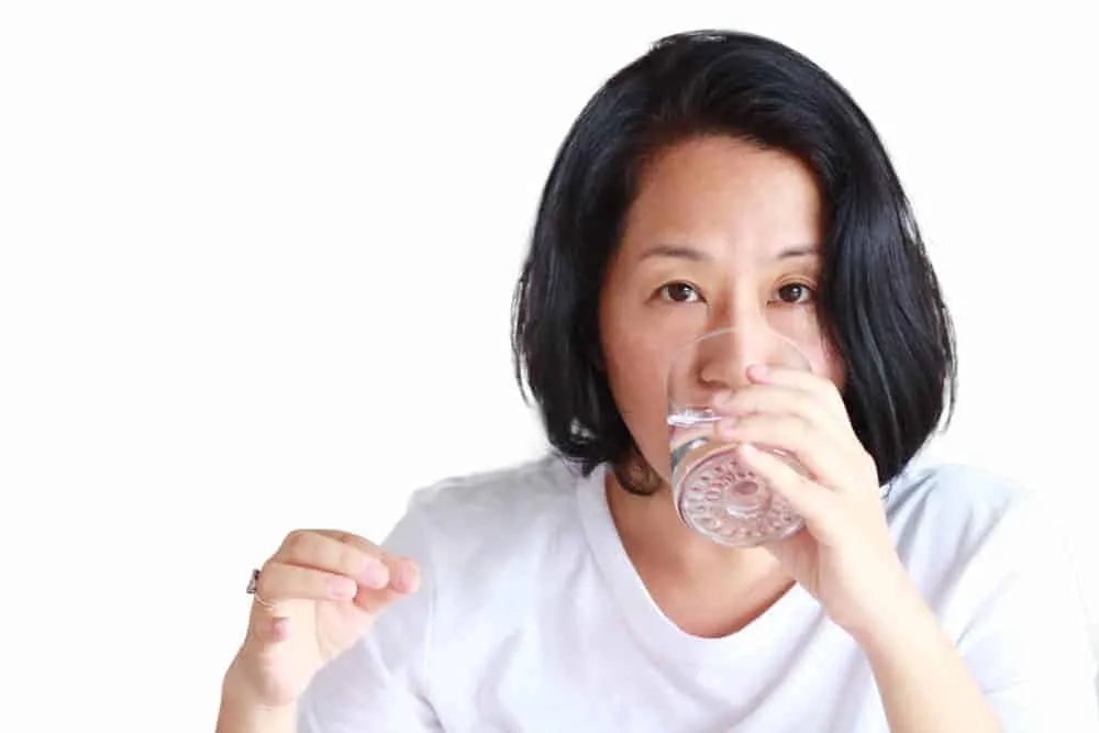 Uống đủ nước