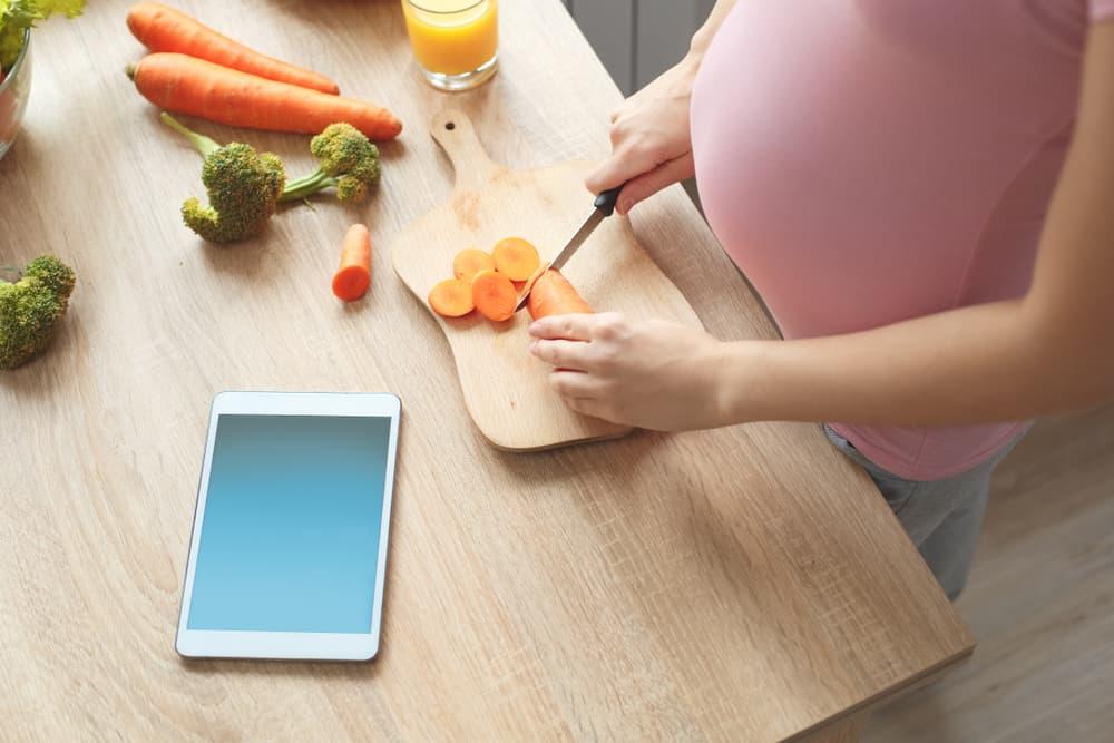 ăn cà rốt khi mang thai bồi bổ