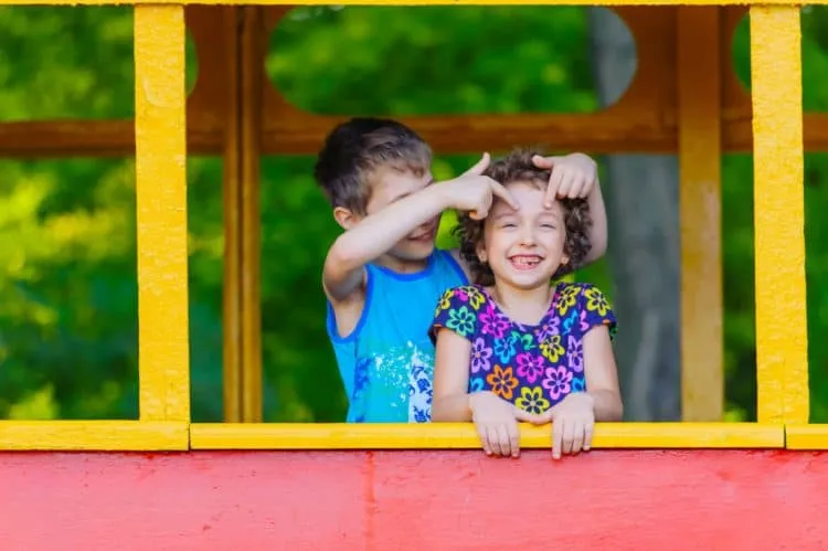 mối quan hệ anh chị em