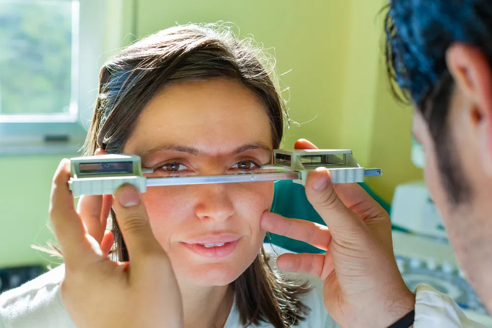 điều trị lồi mắt