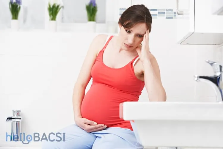 phân có dịch nhầy