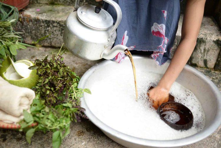 Lưu ý khi gội đầu bằng bồ kết