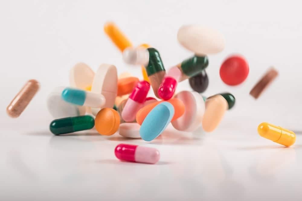 dùng thuốc trị thận ứ nước