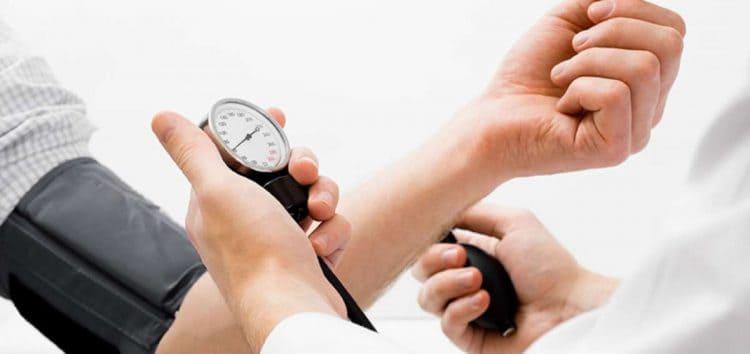 Sữa ong chúa có tác dụng gì: giảm huyết áp