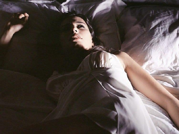 ngủ bị bóng đè có nguy hiểm không