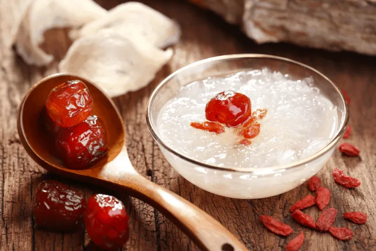 Tác dụng của yến sào giúp da trẻ đẹp