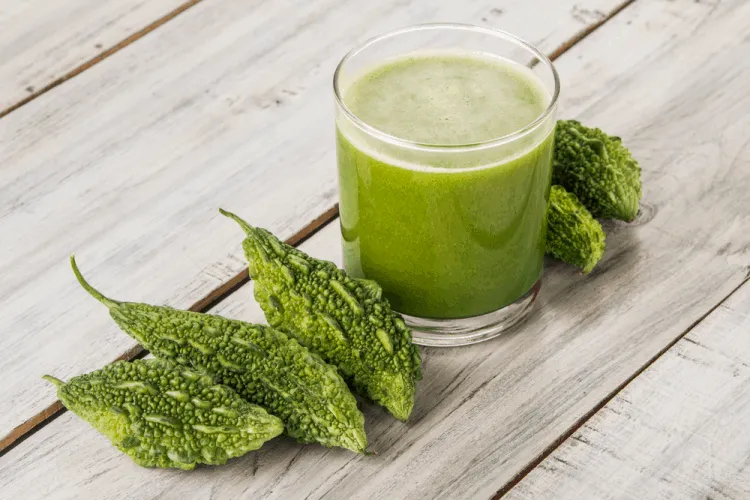 Lưu ý khi uống nước ép khổ qua