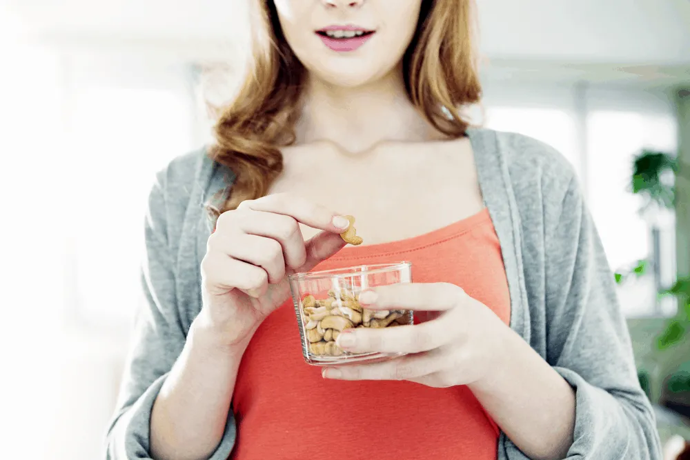 bà bầu ăn hạt điều